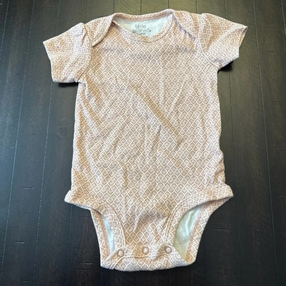 Little Planet Organic by Carter’s Size 12 months Bundle - Picture 4 of 6